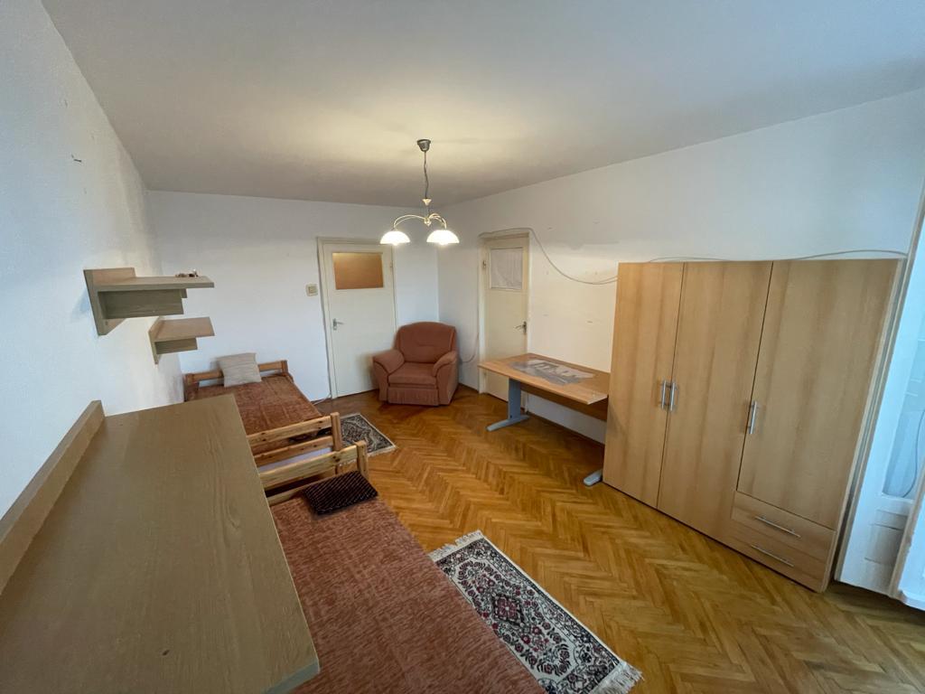 Apartament 2 camere decomadate, Gheorgheni, parcare.
